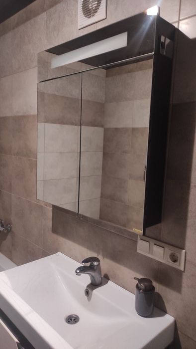 Дзеркальна тумба у ванну