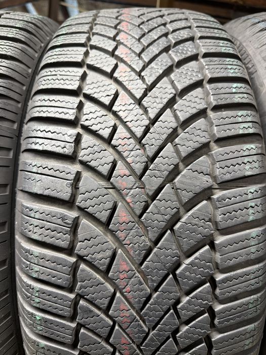 215/55 r17 Bridgestone 2шт