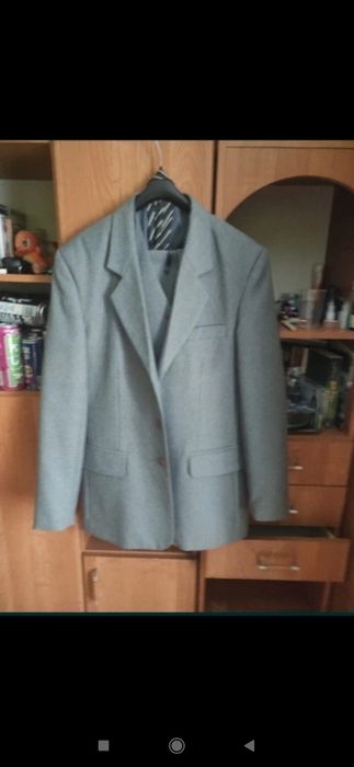 Garnitur meski szary