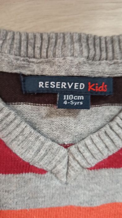 Sweter reserved 110