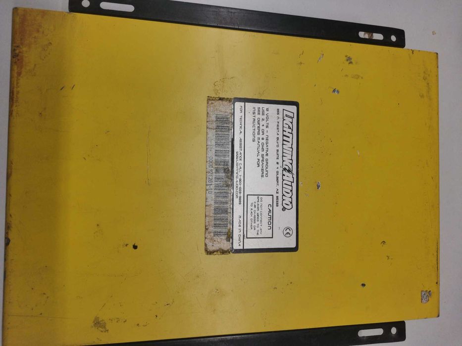 продам мощный усилитель Lighting Audio 2 200