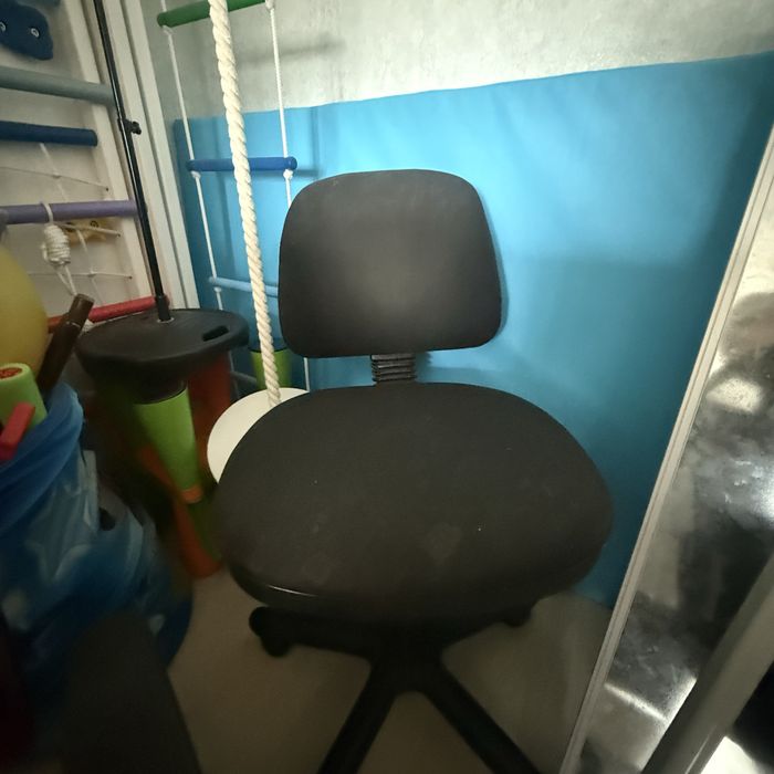 Стільці офісні б/у