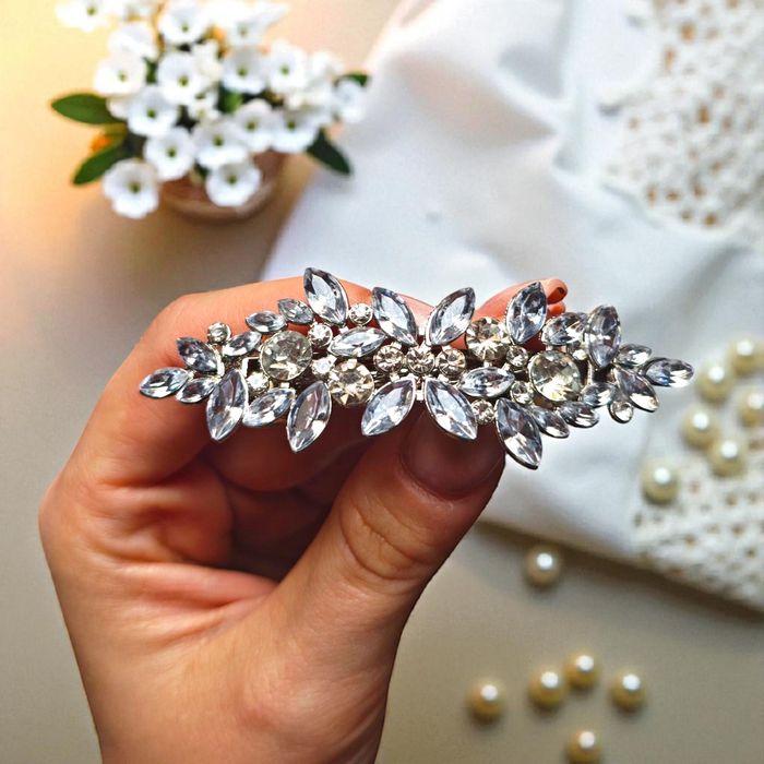 Srebrna błyszcząca spinka do włosów ślubną nowa z cyrkoniami