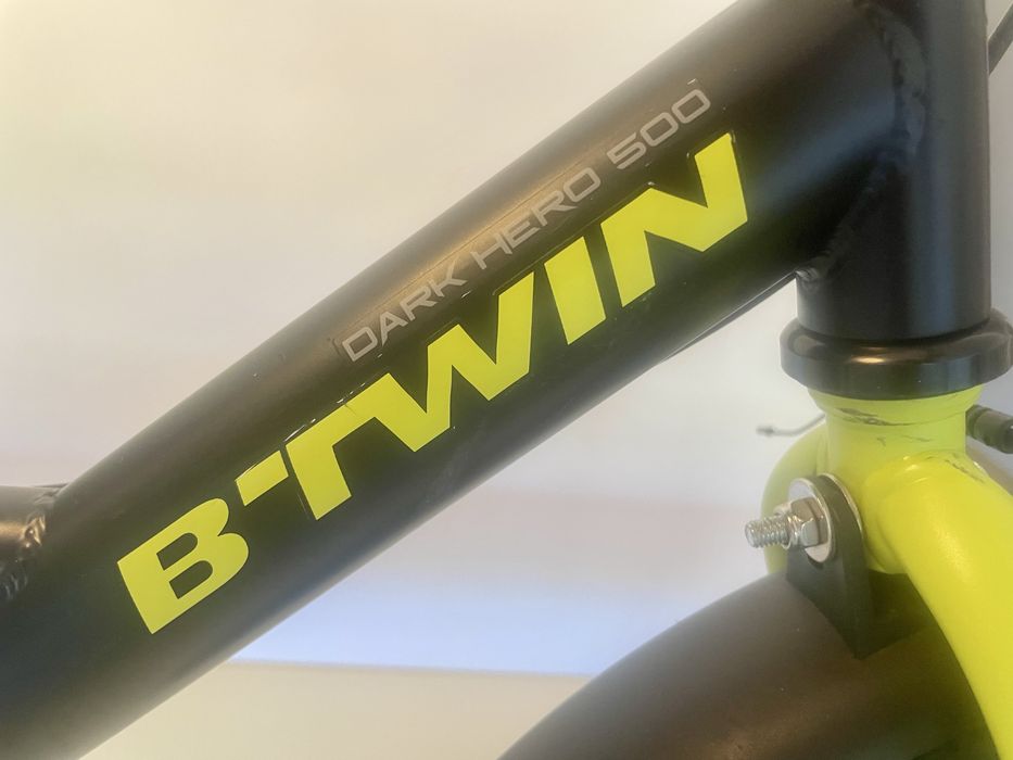 Bicleta B Twin Dark Hero 500 4-6 anos