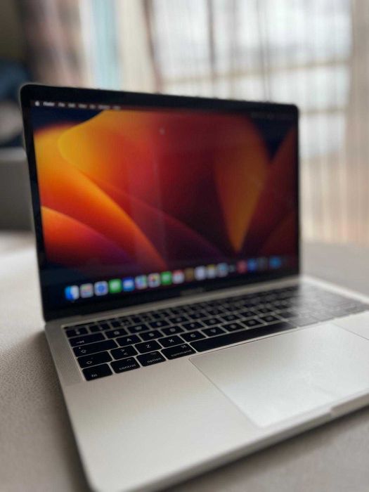 Macbook pro 13 retina, 16GB, i5, 256GB 2017