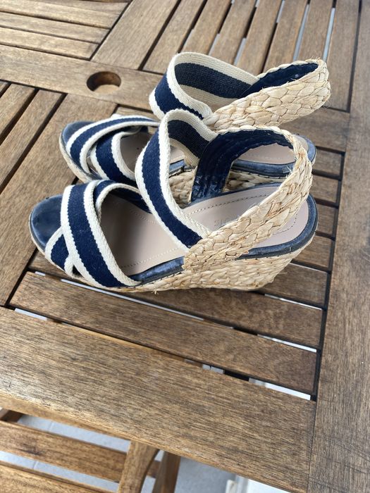 Sandalias em muito bom estado