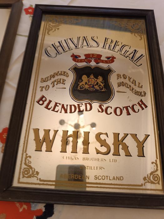 Vendo dois quartos para decorar o bar ou casa