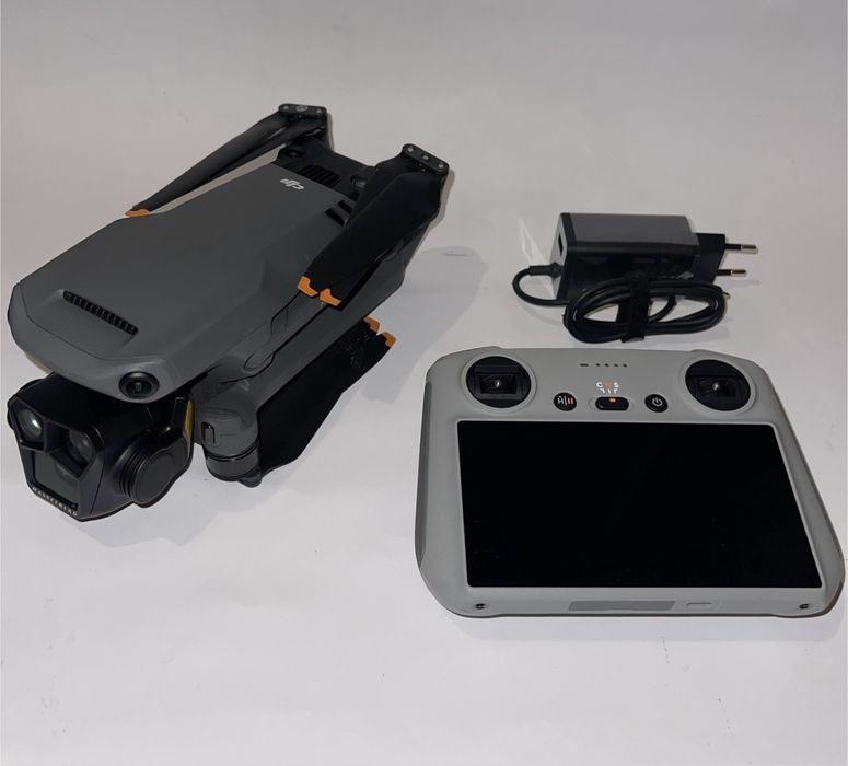 Квадрокоптер DJI Mavic 3 Pro (дрон)