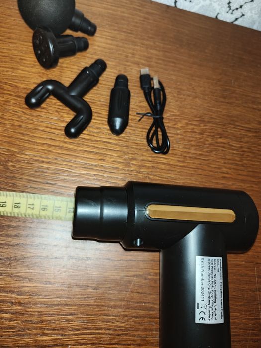 Mały pistolet do masażu