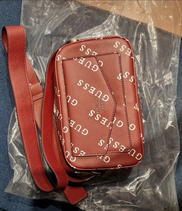 Torebka listonoszka Guess