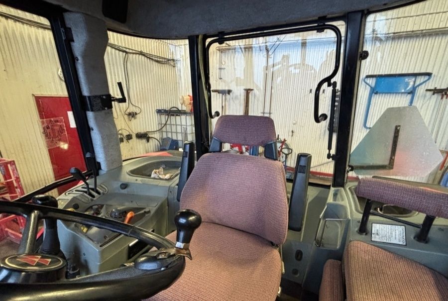 Massey Ferguson 6140 z ładowaczem 91KM