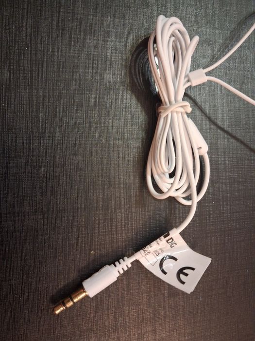 Nowe słuchawki przewodowe