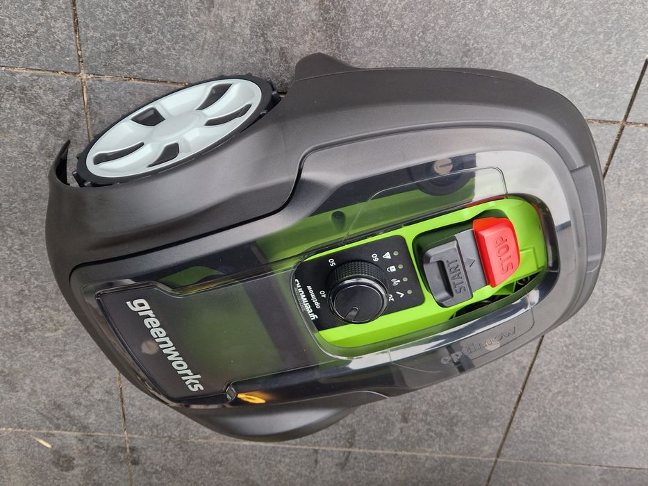 Robot koszący Greenworks Optimow 5 Bluetooth 550 m2
