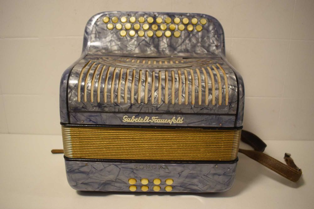 Concertina hohner club IIb Victoria 2 Voz Tonalidade. Do. N 70