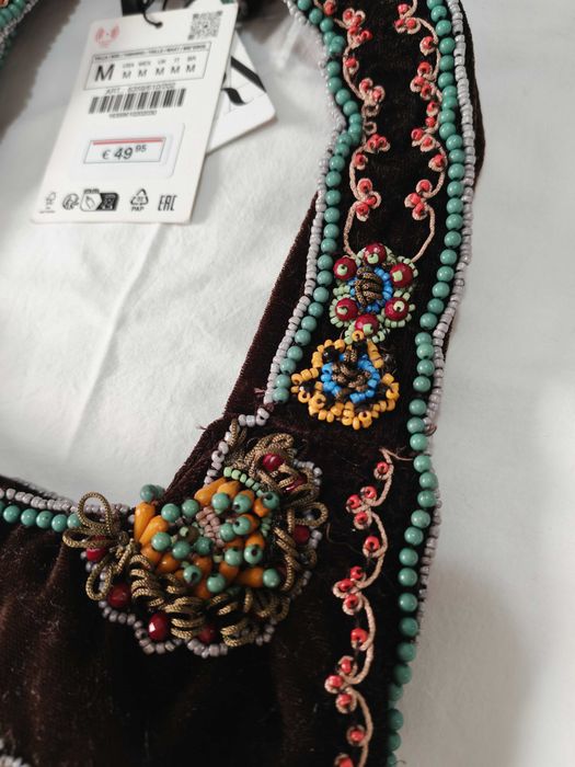 Zara mala com missangas e bordados