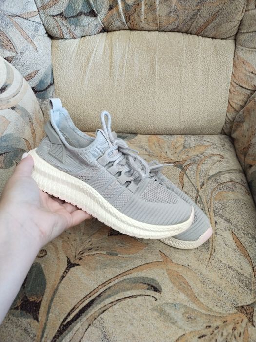 Мокасини жіночі.