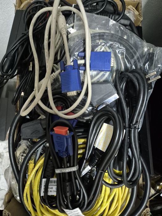 Cabos (Lote com grande quantidade e diversidade de cabos