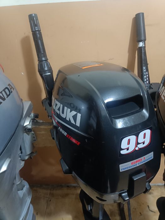 Лодочный мотор Suzuki 9.9 четыре такта
