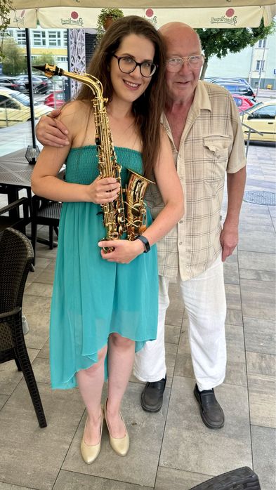 Saksofonistka oferuje koncerty oprawę muzyczną ślubów wesel