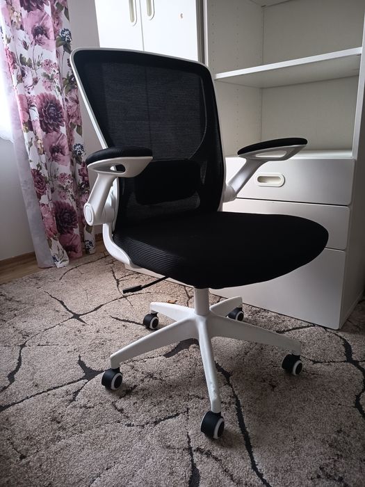 Fotel obrotowy, ergonomiczne krzesło biurowe