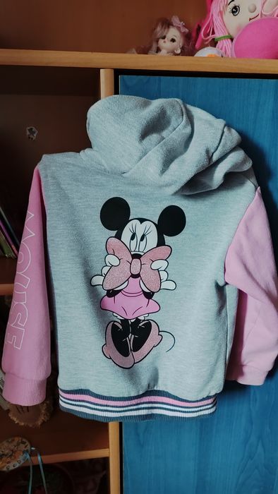 Різні кофти на дівчинку