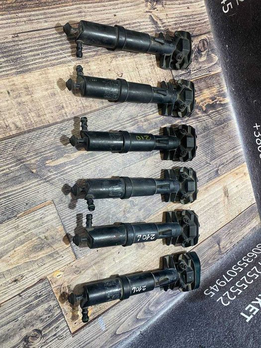 Форсунка омивача фар права ліва Mercedes-Benz E-Class W210 1995-2003 2108601547 / 2108601647
