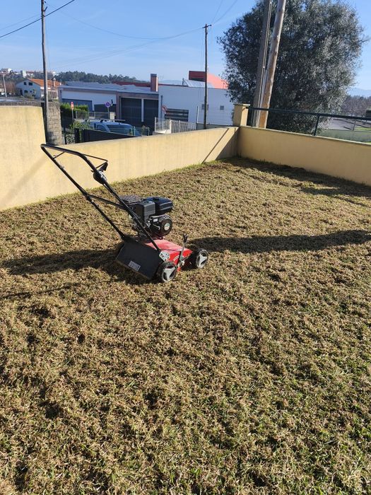 Jardins e afins com dedicação