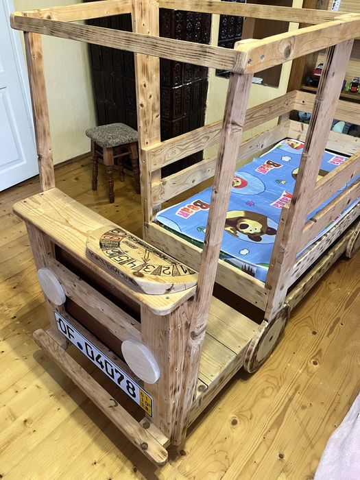 Ліжко дитяче машинка