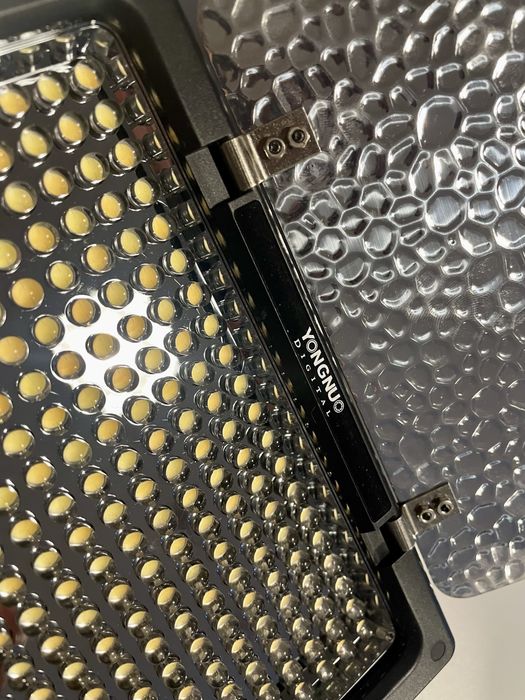 2x LED Yongnuo YN-300II