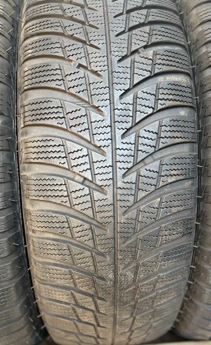 Скад шин б/в. 215/65 R17 Bridgestone Blizzak LM001