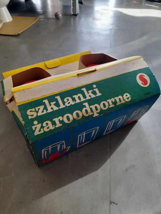Szklanki żaroodporne w uchwytach, komplet 6 szt., oryginalne pudełko