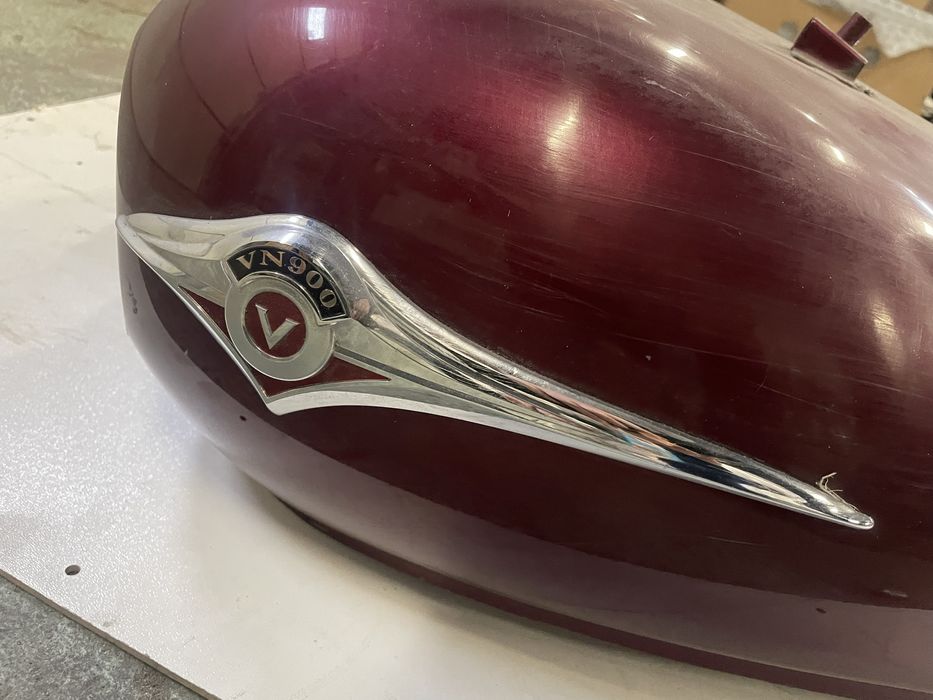 Kawasaki vn 900 emblematy zbiornika