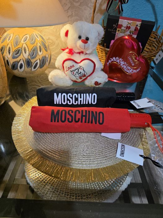 Luksusowy parasol MOSCHINO – intensywna czerwień