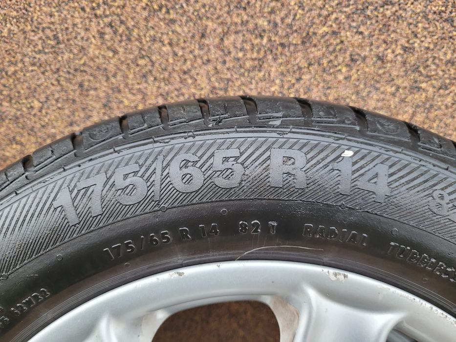 Komplet opon 14 alufelgi Toyota Yaris