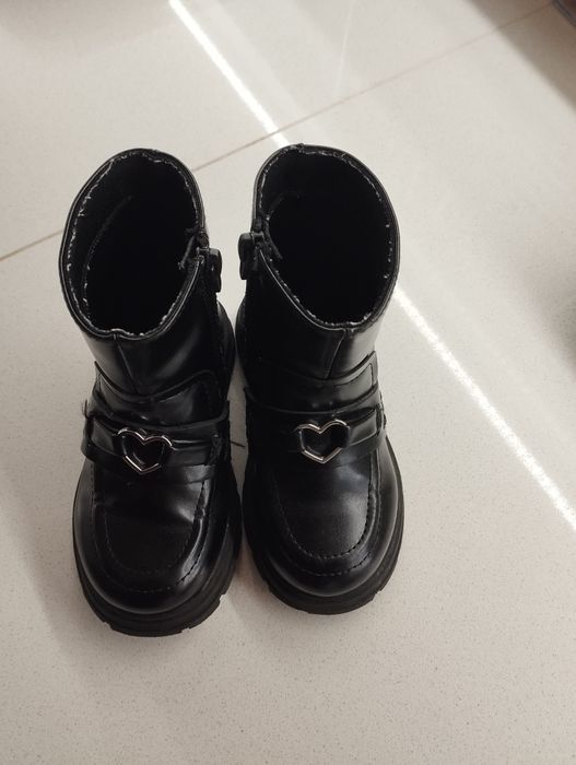 Bota de menina Tamanho 22