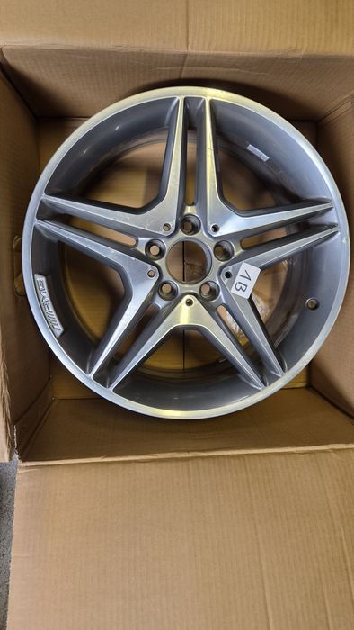 Felga aluminiowa OE Mercedes A1764010100 AMG 5x112 7,5jx18 ET42,5