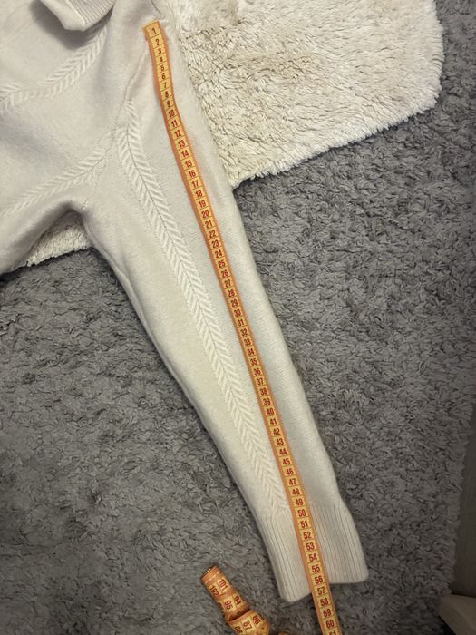 Светр, кофта молочного кольору з вовни Reiss