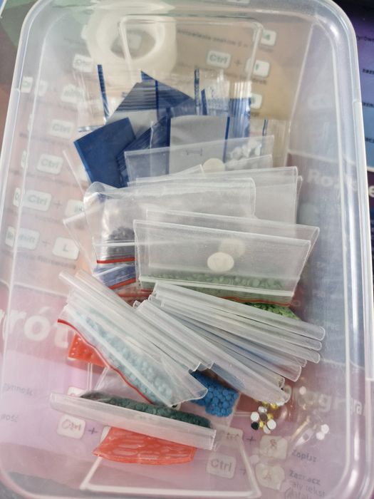 Rzeczy do haftu mozaikowego