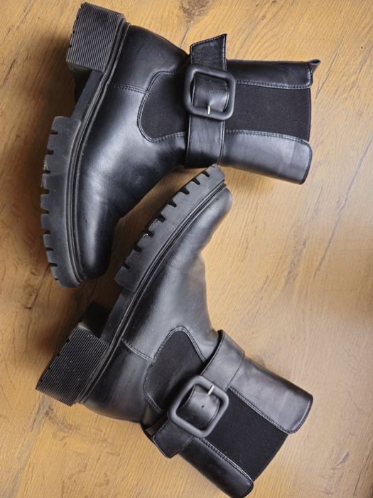 Czarne damskie botki ekoskora