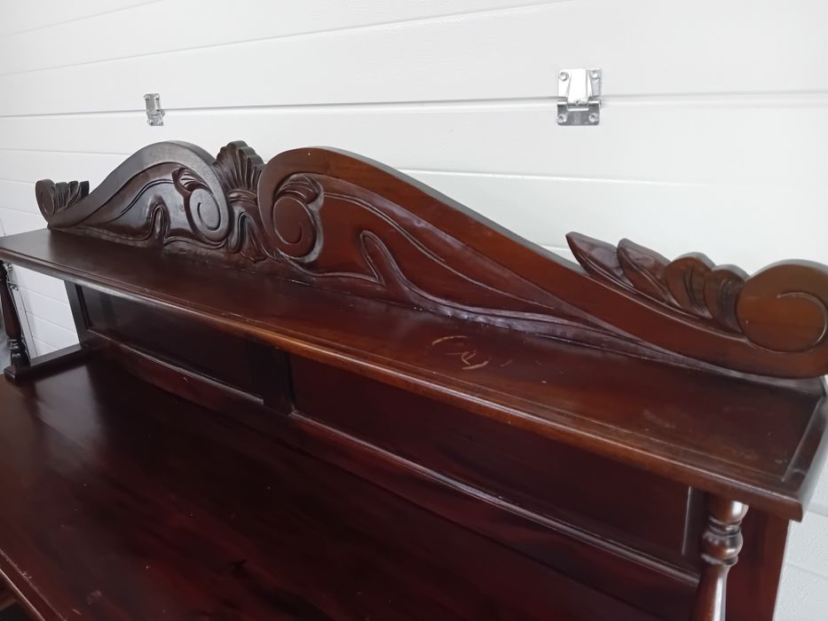 Pomocnik kuchenny, Kredens