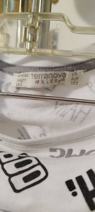 Sukienka, tunika biala w czarne napisy, Terranova Kids r S