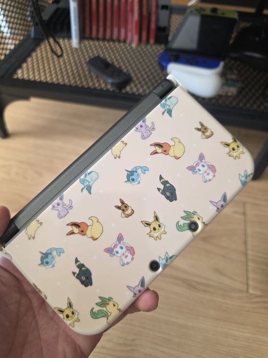 New Nintendo 3DS XL Desbloqueada | 32GB | Pokémon Omega Ruby + Moon + R4