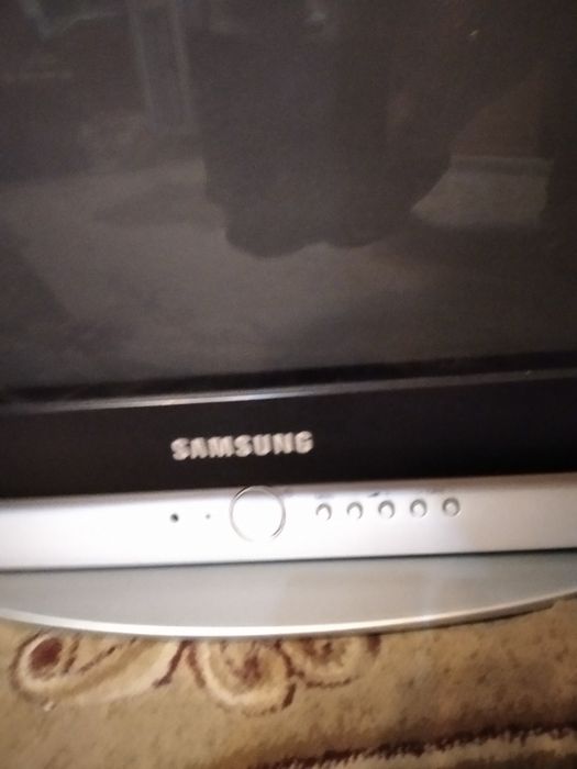 Продаю телевизор SAMSUNG диагональ 70 см
