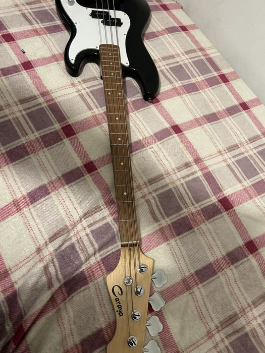 Guitarra elétrica da marca caraya