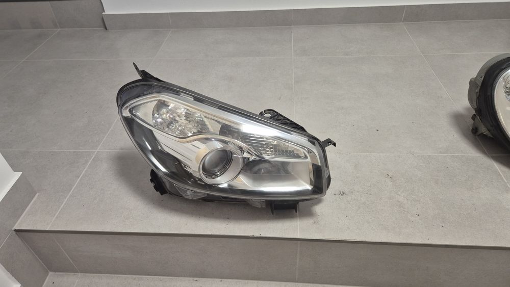 Lampa przednia Prawa NISSAN QASHQAI j10 xenon 100%oryginalna