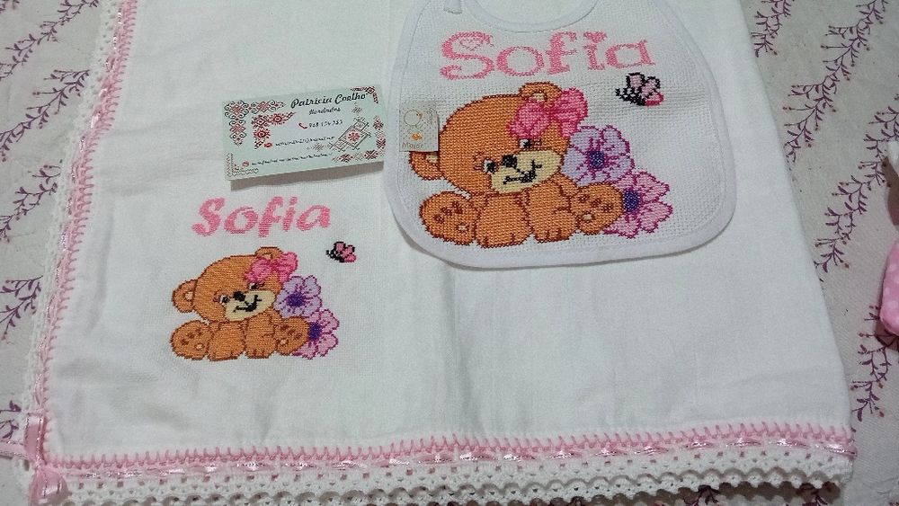 Fralda e babete bordada