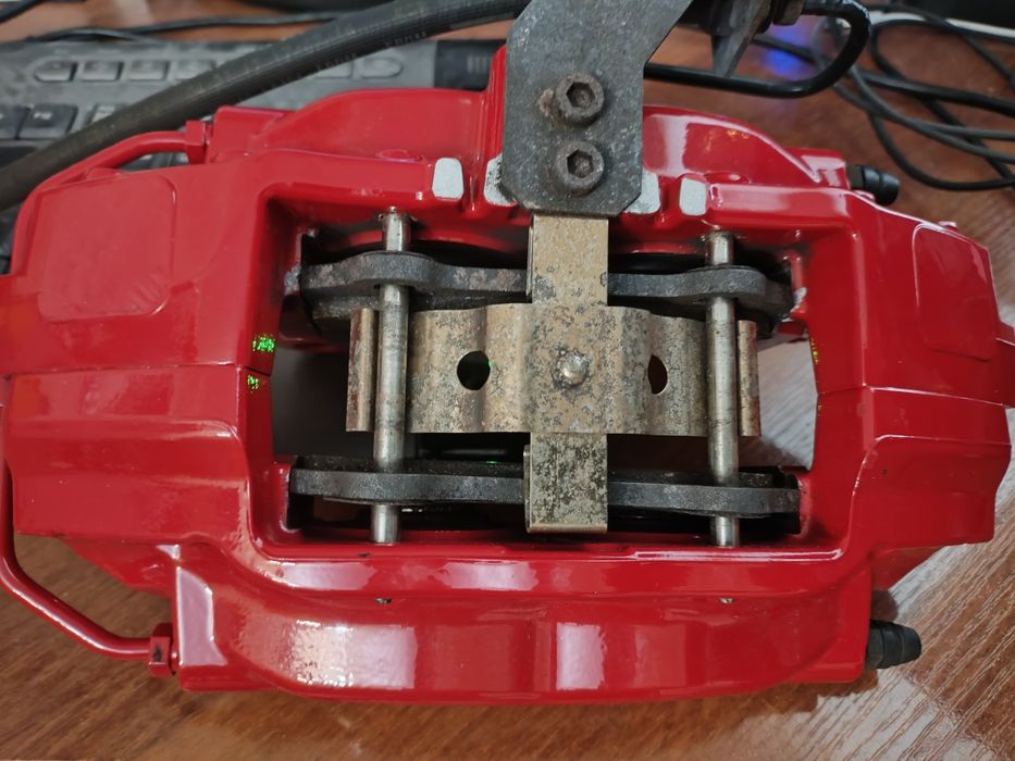 Продам пару супортів Brembo