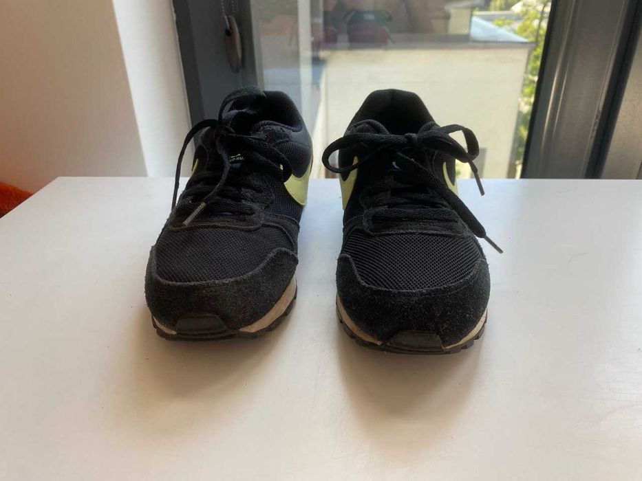 Obuwie sportowe NIKE MD RUNNER 2, rozmiar 38 (małomierne)