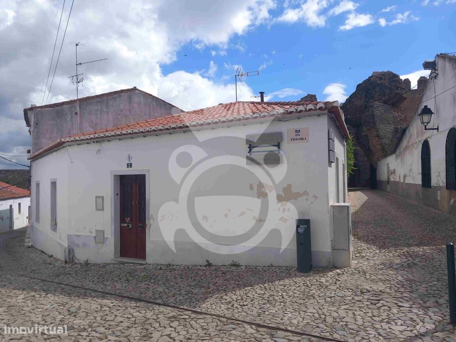 Detached House in the Historic Center of Serpa