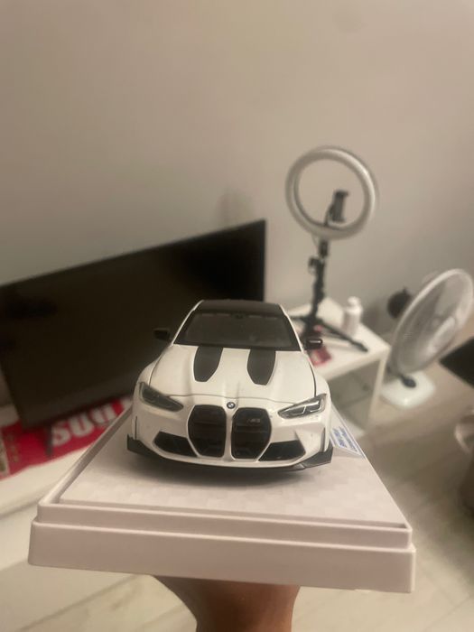 BMW M3 1:24 — Miniatura Oficial Licenciada pela BMW